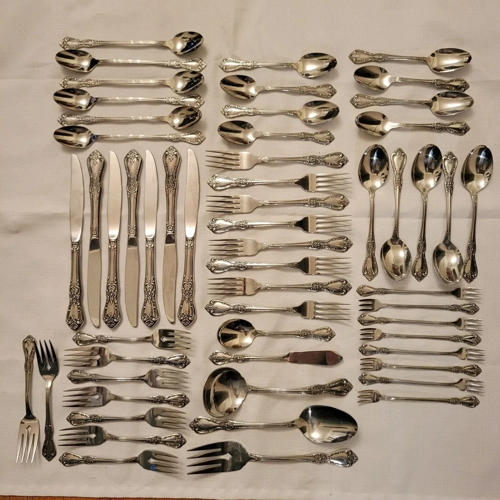 Oneida Distinction Deluxe HH 56pc Flatware Set Stainless Steel Floral Classic